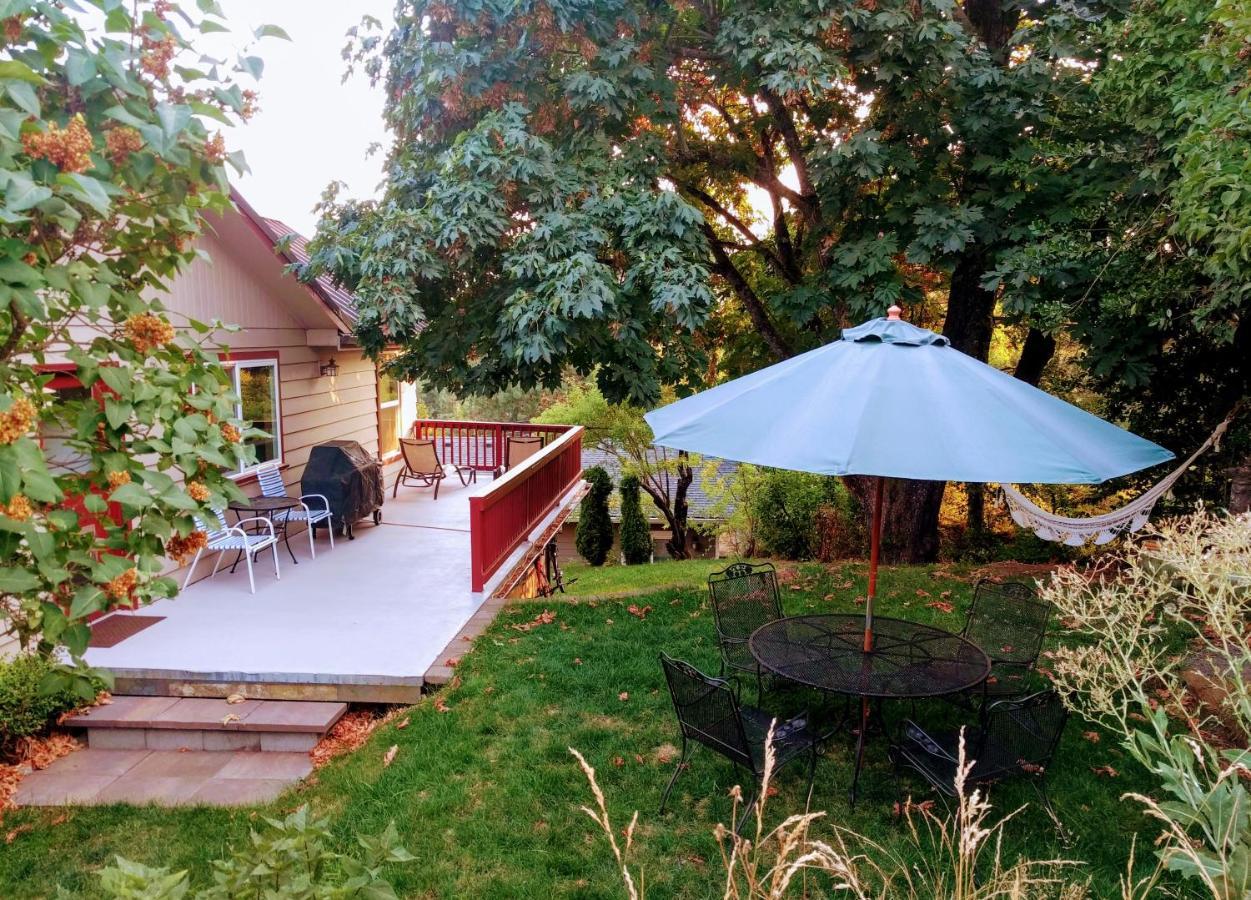 Downtown White Salmon View Home Bagian luar foto